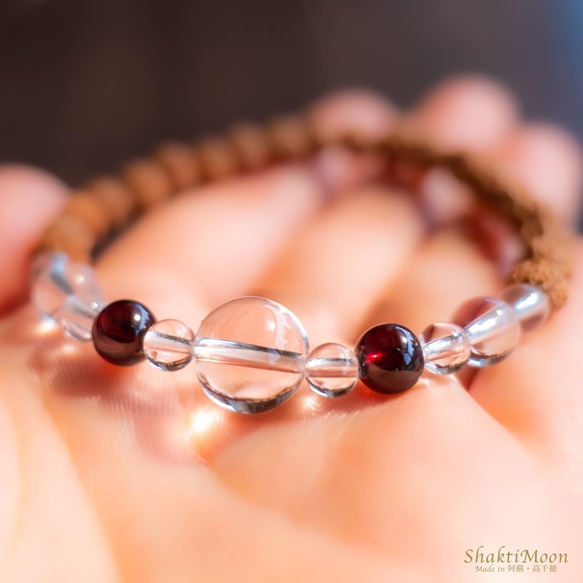 【恋愛成就のお守りをお探しのあなたへ！ガーネット×水晶】レア・希少！極小4mm・5mm・6mm天然石ルドラクシャブレスレ 4枚目の画像