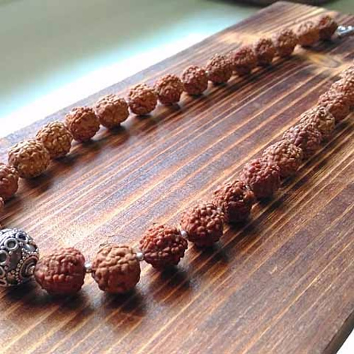 ヨガ・瞑想に！ルドラクシャネックレス（菩提樹の実）withバリ