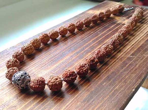 ヨガ・瞑想に！ルドラクシャネックレス（菩提樹の実）withバリシルバー