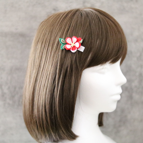 【桃の花のヘアクリップ】  つまみ細工 初節句やひな祭りに♪ 3枚目の画像