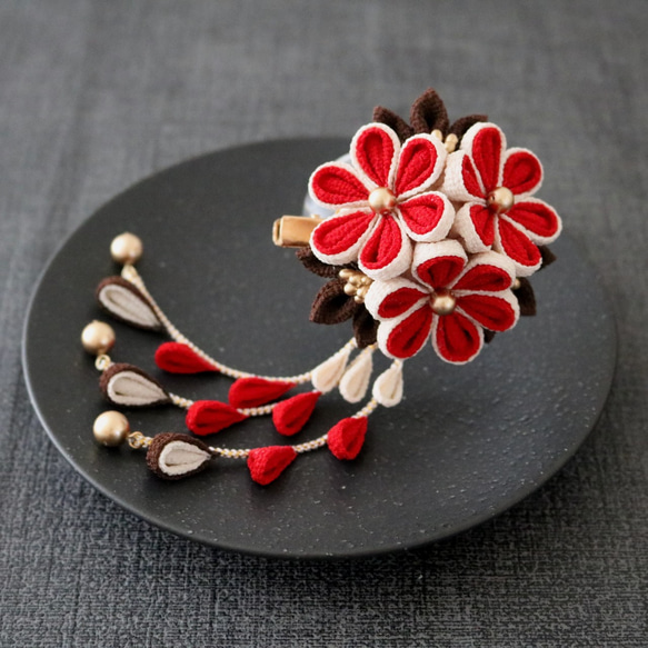 真紅＊クラシックカラー＊小花ブーケのクリップ付きかんざし ☆ つまみ
