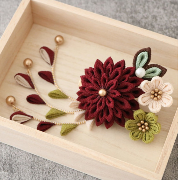 【えんじ】クリップ付きかんざし ★ つまみ細工　髪飾り　成人式　結婚式　卒業式　七五三　ウェディング　色打掛　浴衣 1枚目の画像