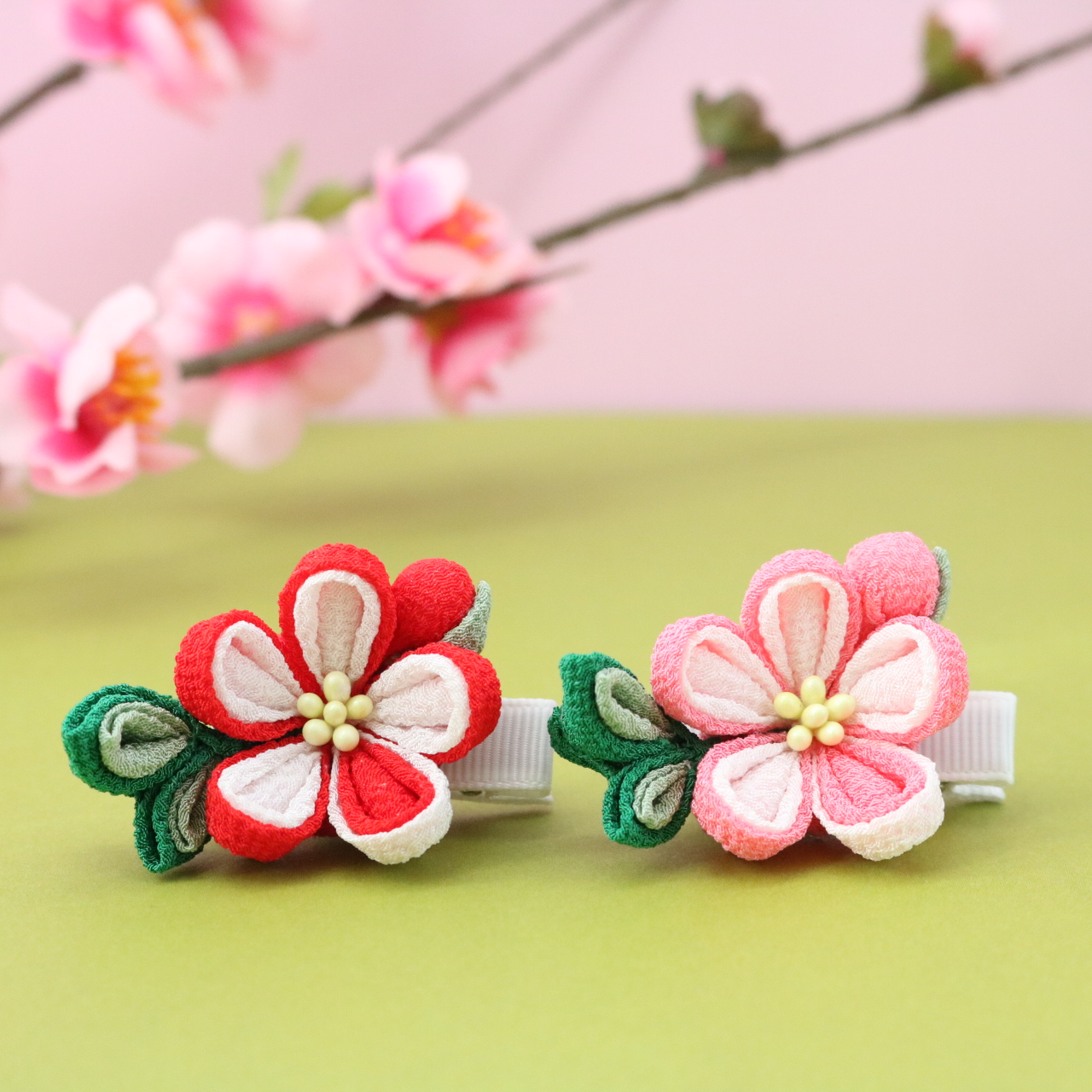 つまみ細工の髪飾り 小梅 下がり付き 卵色 つまみ細工の髪飾り 小梅の