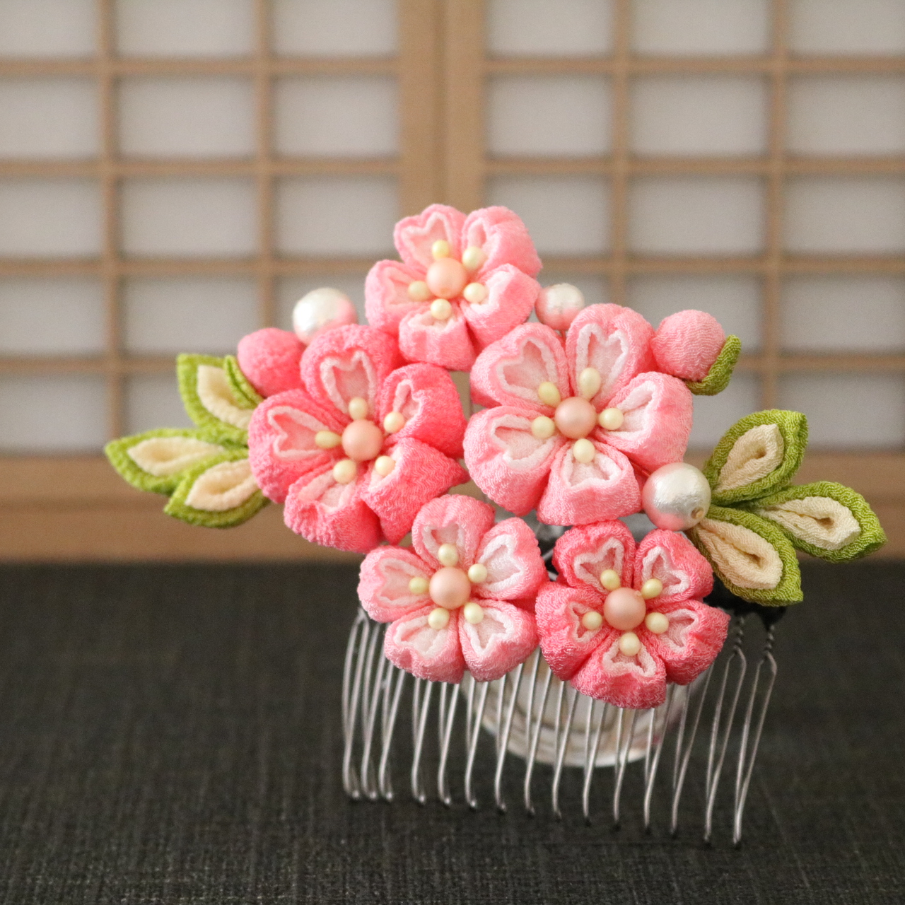 桜満開のヘアコーム ★ つまみ細工　成人式　髪飾り　卒業式　結婚式　振袖　簪　色打掛　浴衣