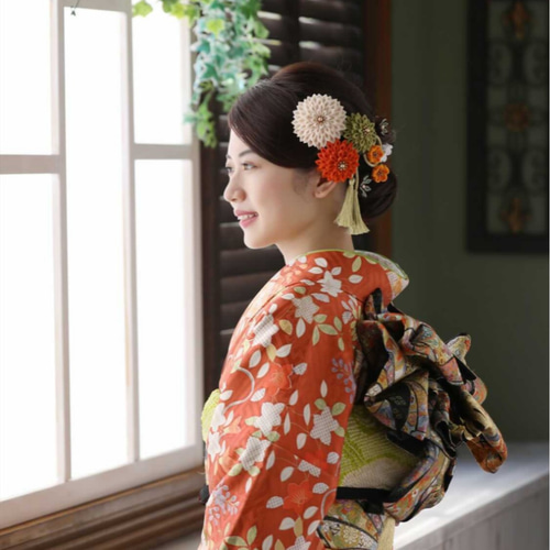 アイボリー】つまみ細工の髪飾りセット*成人式や和装結婚式の アイボリー】つまみ細工の髪飾りセット*成人式や和装結婚式の