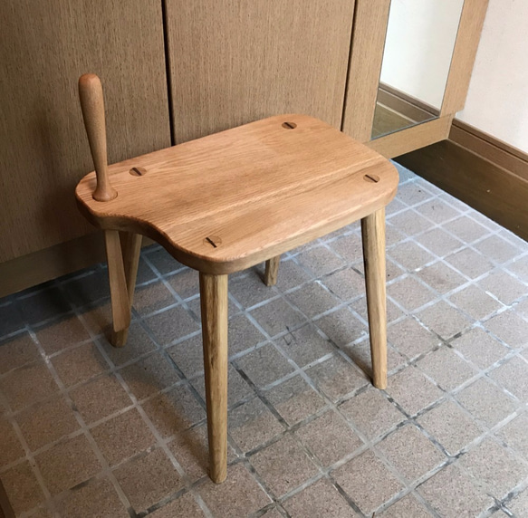 日進木工製！ 靴べらスツール 靴べらスツール ステップステップ/天然ブナ/日進木工 – GOOD DESIGN