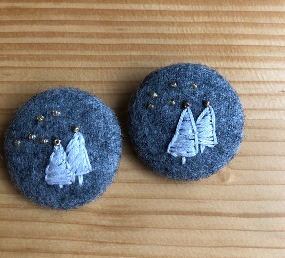 ビーズ刺繍ブローチセットクリスマス　赤 4枚目の画像