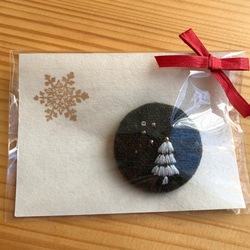 刺繍ビーズブローチ　クリスマスグリーン 3枚目の画像