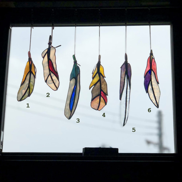 ステンドグラス サンキャッチャー ~feather~　3つセット 2枚目の画像