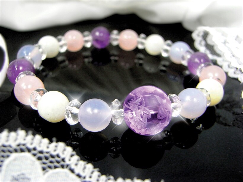 アメジストフェミニンブレスレツト