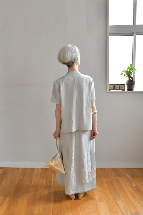 家紋入色留袖　着物リメイクセットアップ　別売可（商品説明参照）着物リユース　絹１００％ 2枚目の画像