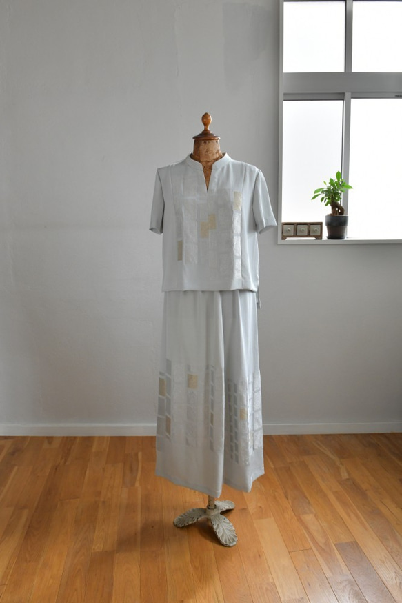 家紋入色留袖　着物リメイクセットアップ　別売可（商品説明参照）着物リユース　絹１００％ 3枚目の画像