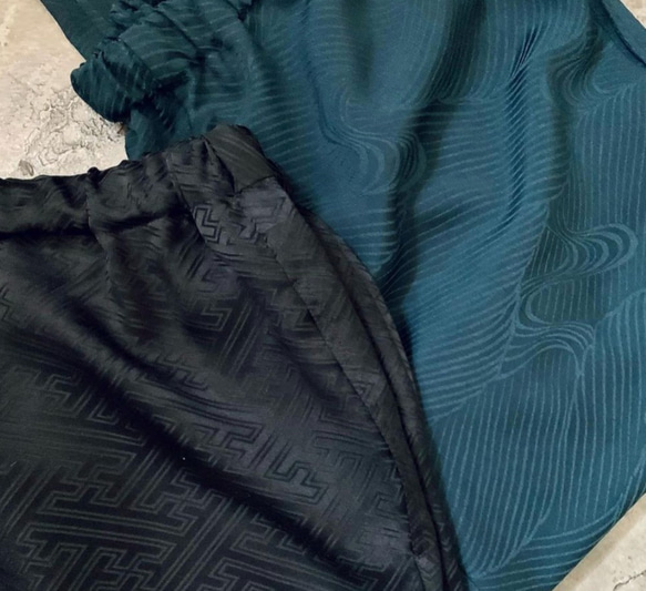 ユニセックス　イージーパンツ　着物リユース　フリーサイズ   2種類　黒透紋様 4枚目の画像