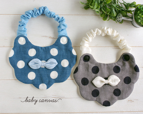 大き目ドット柄のゴム紐スタイ（ブルーのみ） スタイ・よだれかけ こめ