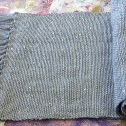 【送料無料】春からのおしゃれマフラー＆手編みブローチセット　シルバー 1枚目の画像