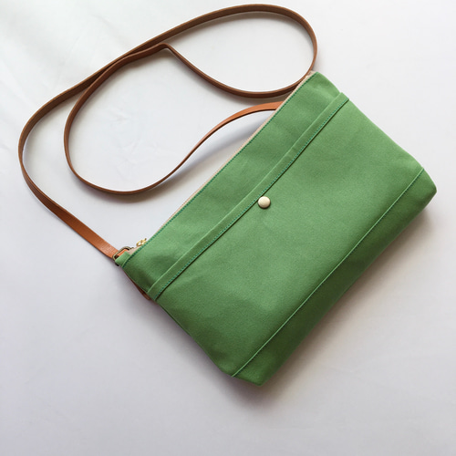 ハンドメイド オリーブグリーン キャンバス サコッシュA - メルカリ