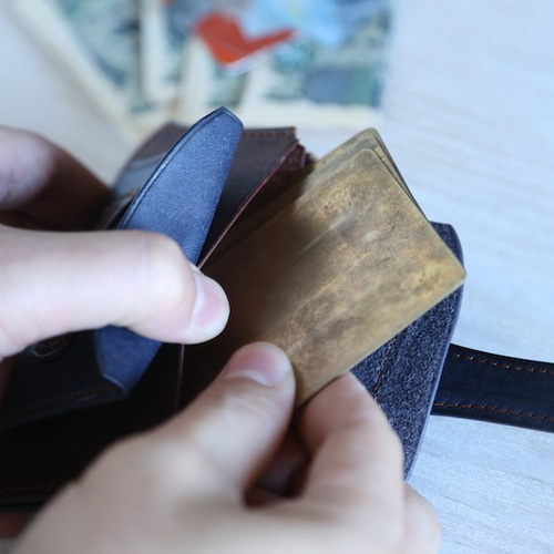 プエブロ コンパクトウォレット　ネイビー×ブラウン コンパクトウォレット 