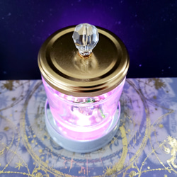 夜光蝶と鉱石を閉じ込めた魔法の小瓶ランプ☆マゼンタ（約2日間連続点灯可能） 3枚目の画像