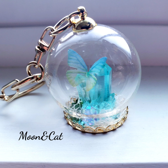 完売】幻想鉱石のガラスドームキーホルダー C キーホルダー 空と魔法の