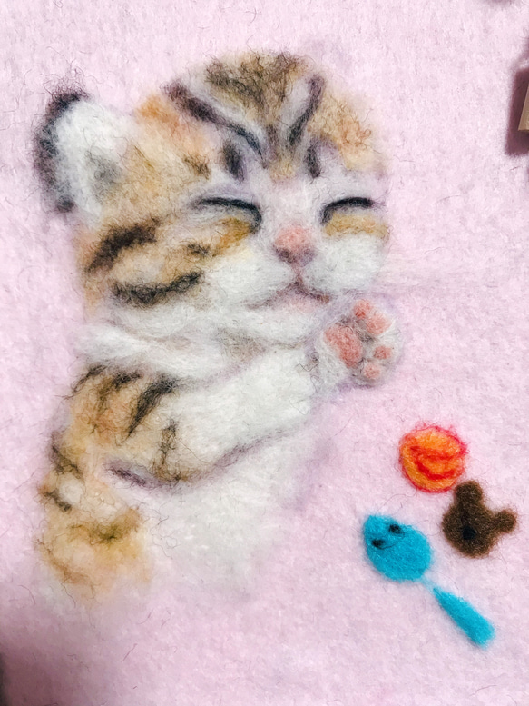 羊毛ねむねむ赤ちゃん猫(平面フレーム入り) 2枚目の画像