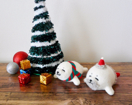 Creema限定】羊毛フェルト クリスマスのアザラシくん 羊毛フェルト