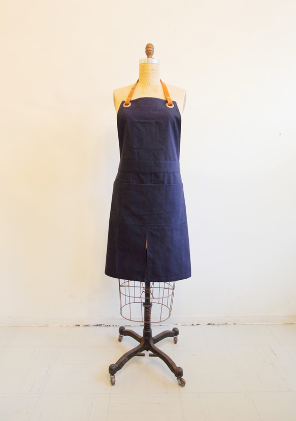 NEW！本革紐のワークエプロン（ネイビー） エプロン FIKA TIME 通販