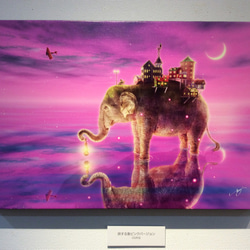 【販売終了】【30cm x 45cm ジクレー版画】旅する象ピンクバージョン3 1枚目の画像