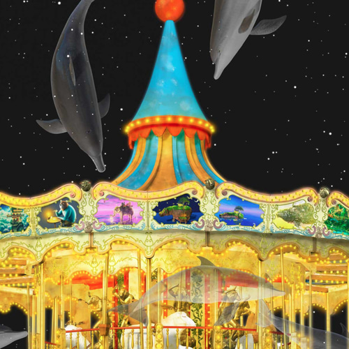 P12号 木製パネル】メリーゴーランドしかない遊園地 イルカバージョン