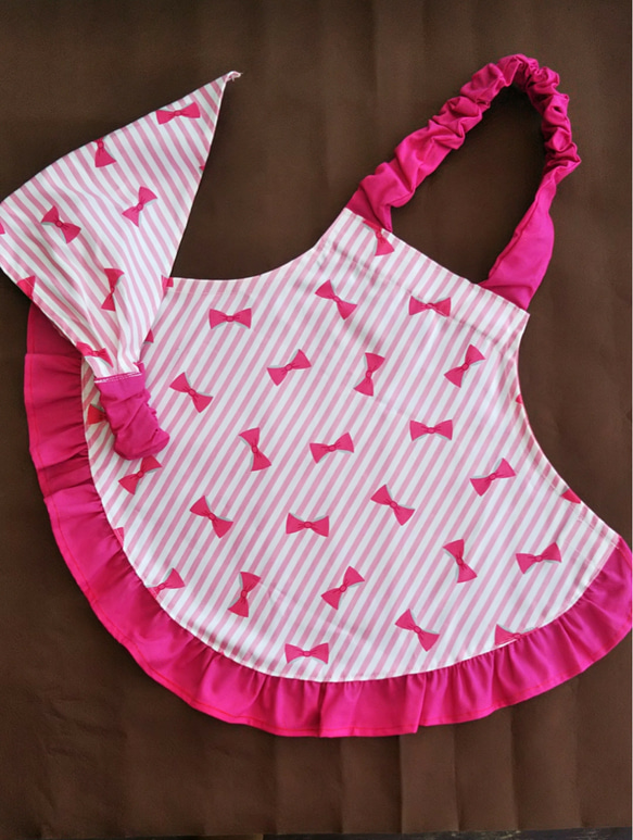 ピンクストライプエプロンと三角巾のセット《80～100cm》 1枚目の画像