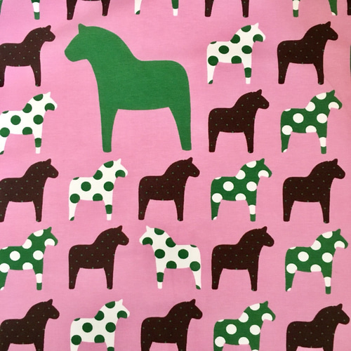 ◇ドイツ直輸入ニット生地◇北欧ダーラナホース・ピンク 生地 輸入資材