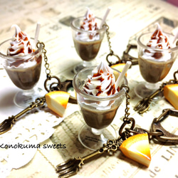 スイーツデコ☆お花のクッキーとフルーツのシャルロットケーキの