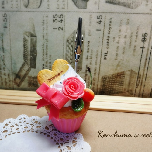 H様ご依頼品】バラとさくらんぼのカップケーキのメモスタンド その他 