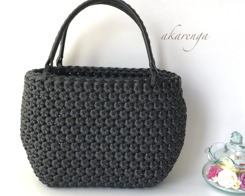 【徳永様　受注販売分】ハンドメイド 黒 かごバッグ 受注制作》花むすび編みのかごバッグ （黒） かごバッグ