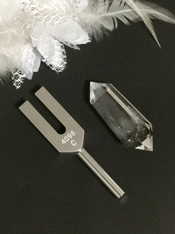★限定オンリー１★GIFT♡♡♡【クリスタルチューナー✴︎水晶ポイント３組】❤️ Amazon.co.jp: Ethit クリスタルチューナー 音叉 4096hz 水晶 さざれ石