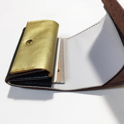 ガラスレザーの小さなお財布（ブラック×ゴールド×グレー） 4枚目の画像