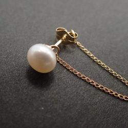 14kgf/淡水珍珠金屬鍊裝飾耳環【單耳用】 第2張的照片