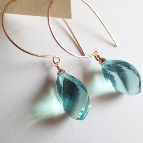 ◇14kgf◇世界に1つ。ツイストブリオレットのシーブルーフローライト