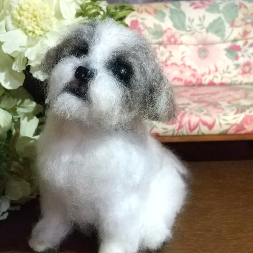 羊毛フェルト 犬 シーズー シーズーのロッキーちゃんです💕 #羊毛フェルト #needlefelting