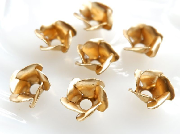 12個　USA真鍮製スタッカブル・フラワーパーツ【インナー・フラワー】 1枚目の画像