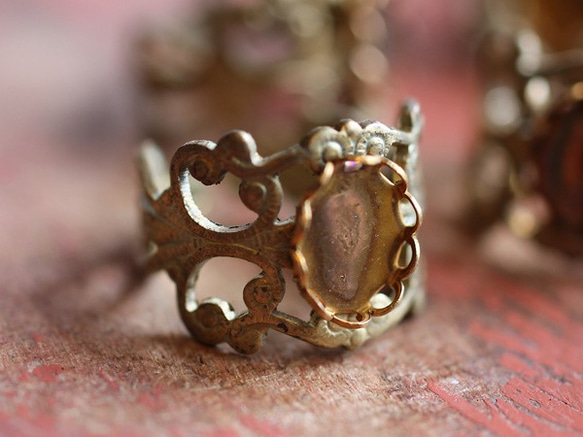 3個 ヴィンテージの真鍮リング台10×8セッティング付 その他素材