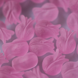 12個　ドイツ ヴィンテージ　ルーサイト製　ピンクのチューリップパーツ 2枚目の画像