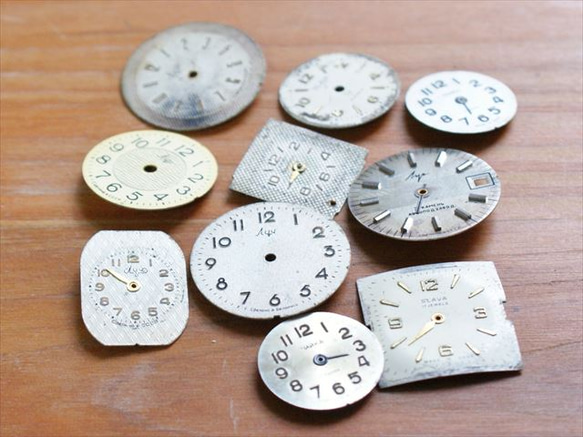 ソ連ヴィンテージの時計の文字盤　１０枚セット 　０４２６Ｙ 1枚目の画像