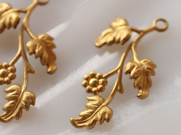 4個 USA真鍮製スタッカブル・立体フラワー＆リーブス 2枚目の画像
