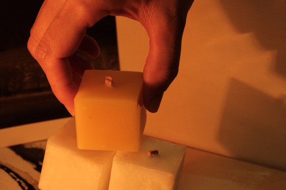 木芯キャンドル bees wax(CUBE) 4個セット 8枚目の画像