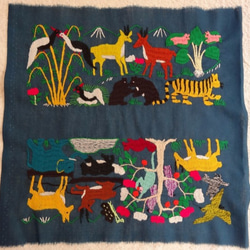 モン族の刺繍布【動物・青緑B】 2枚目の画像