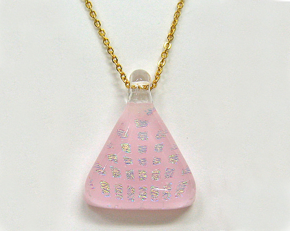 ピンクの上に輝く四角模様のペンダントＡＣ３４３ 1枚目の画像