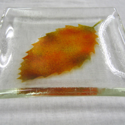 秋の葉っぱガラス皿　ＳＤ３７２ 2枚目の画像