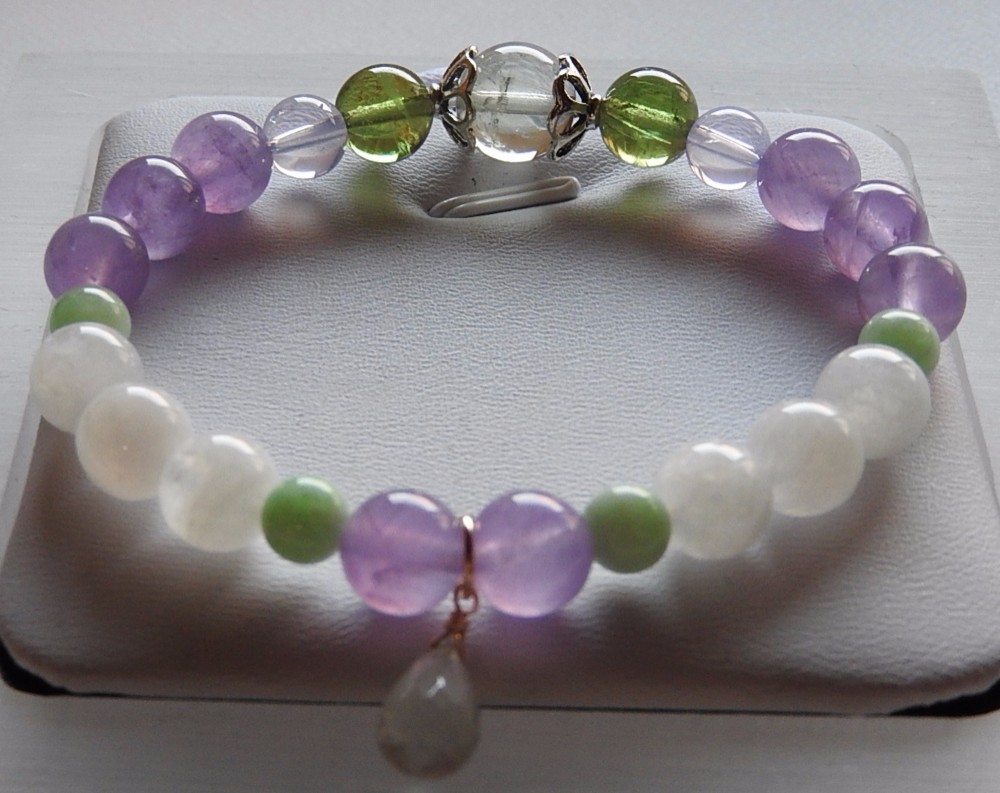 守護色が「緑」で2月生まれの方に…