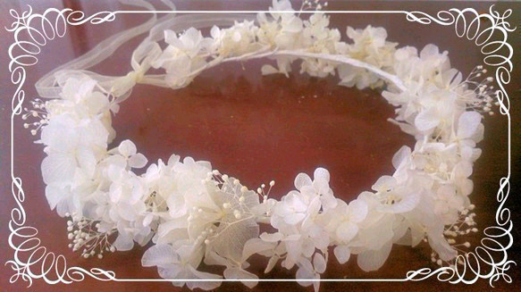 プリザーブドフラワーアジサイの花冠(白) 1枚目の画像
