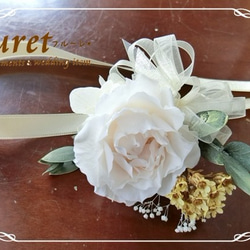 バラのリストレット☆プリザーブドフラワー・ドライフラワー【リストブーケ】白　結婚式に。 2枚目の画像